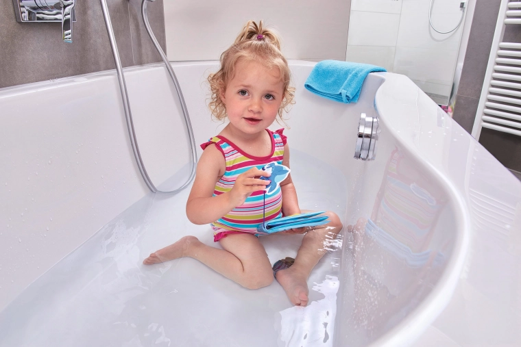 Весели морски мотиви на 8 страници