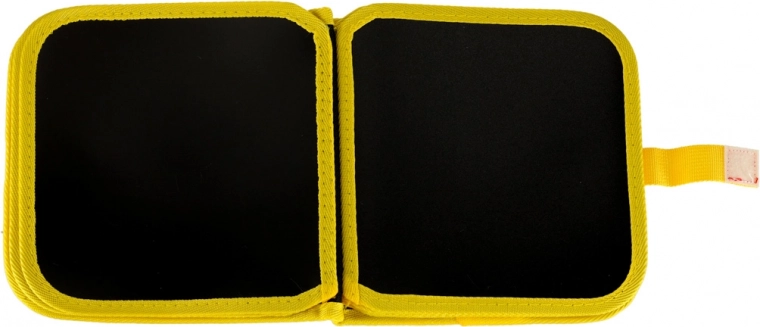 Черни страници като дъска за рисуване без бъркотия