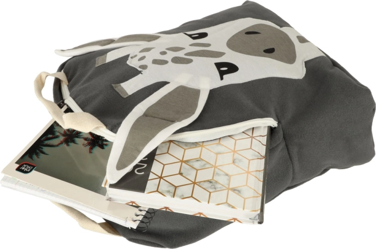 Просторно основно отделение с цип