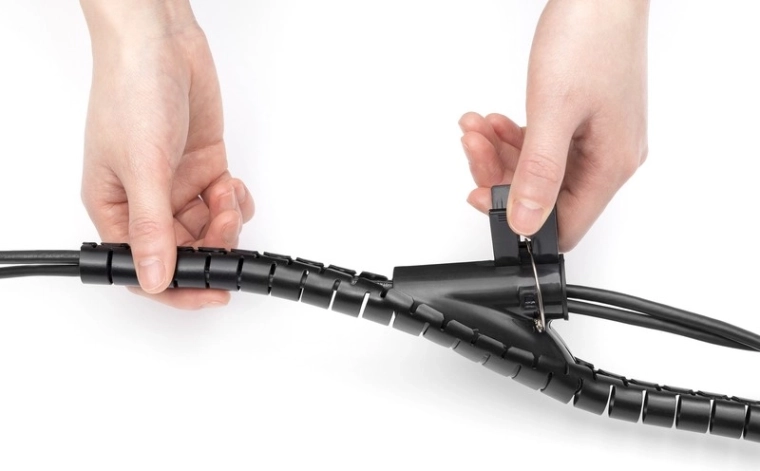 Easy installation with tool
