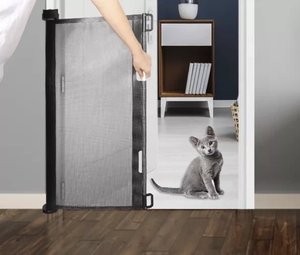 Сигурна бариера за деца и домашни любимци