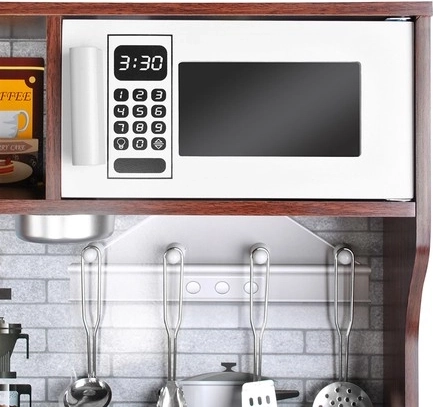 Реалистични детайли и елементи за управление