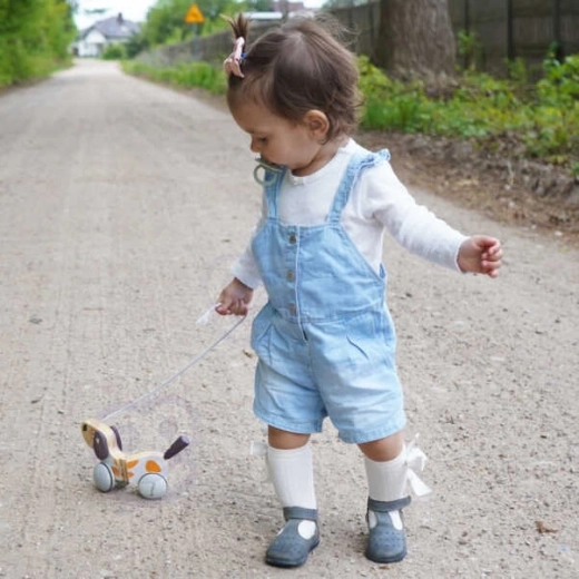 Подкрепа за първите стъпки