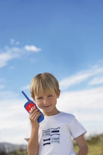 Two walkie-talkies with a range up to 120 m