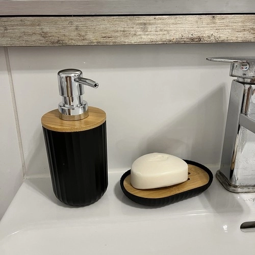 Практичен дозатор и сапунерка с отводняване