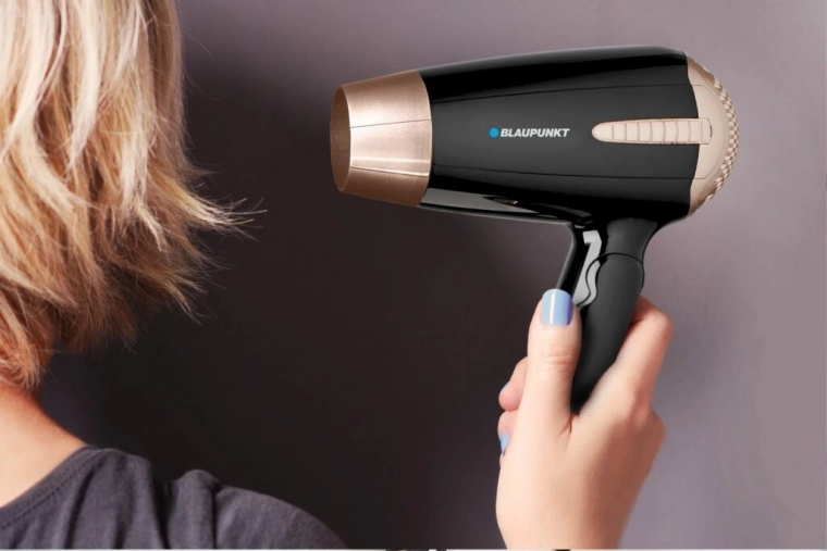Warm and cool air for smooth shine